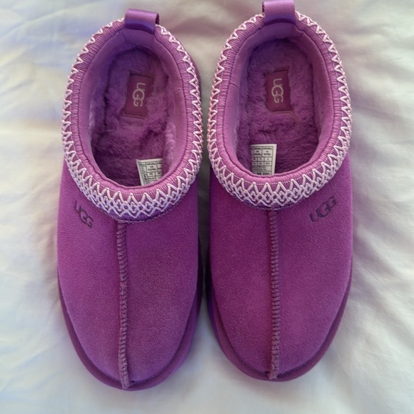 Ugg Tazz platform shearling lined slippers shoes. Unworn. Size womens 7 - Picture 2 of 4